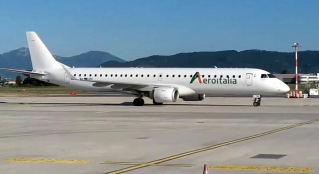  Costa d?Amalfi, stop&go per il volo di Aeroitalia da Salerno alle Baleari: cosa è successo 