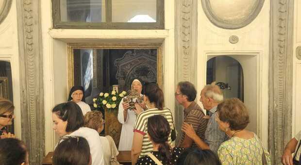  Napoli, festa a San Gregorio Armeno per Santa Patrizia: si è sciolto il sangue della compatrona 