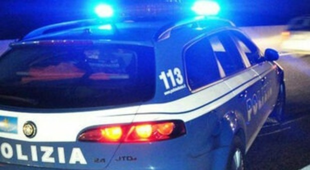  Benevento, lite in piazza durante la festa patronale: feriti padre e figlio, denunciato 20enne 