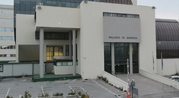  Maxi truffa sui carburanti a Torre Annunziata: indagate quattro persone 