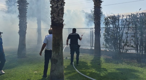  Stop ai treni Circum per un principio di incendio. L'intervento tempestivo della polizia municipale evita il peggio 