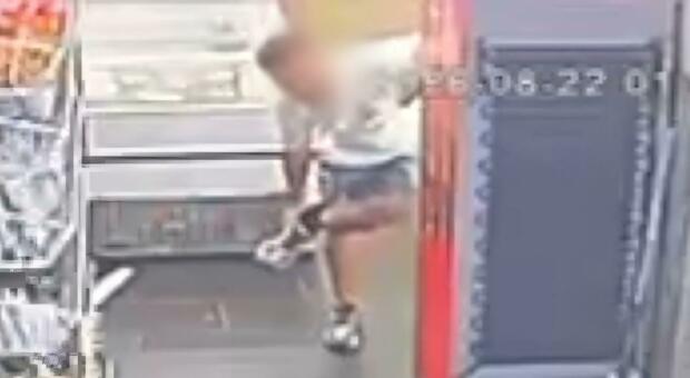  Napoli, acoltellato al Cavone: «Fu una spedizione punitiva»| VIDEO 