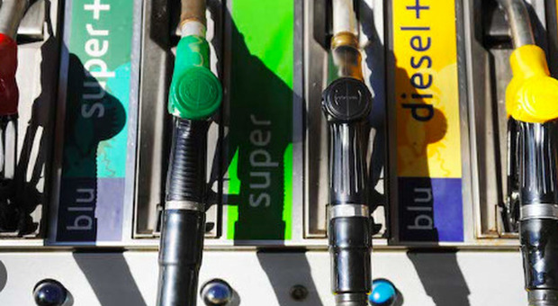  Carburanti, prorogato il taglio sul diesel fino al 5 settembre: nuovi sconti solo per le fasce deboli 