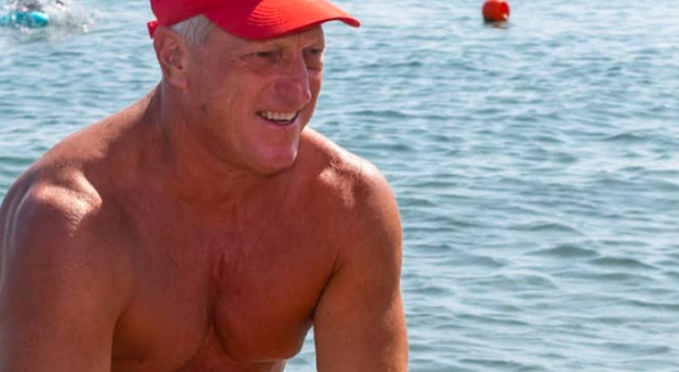  Fabrizio Valente, il bagnino morto nel tentativo di salvare un turista: «Ha speso la vita ad aiutare gli altri e così l'ha conclusa» 