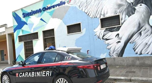 Sms trappola, sventata la maxi truffa a Chiaravalle: restituiti 98mila euro alla pensionata presa di mira