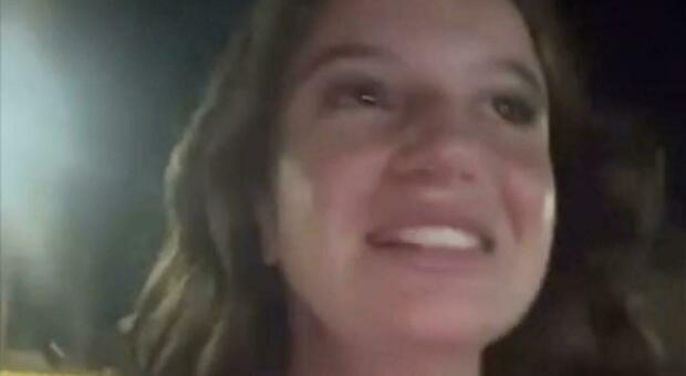  Scooter contro un?auto: Manuela muore a 16 anni, l?amica 18enne gravissima 