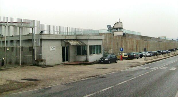 Cocaina nascosta negli slip per portarla ai detenuti: arrestata un'infermiera del carcere