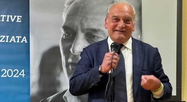  Truffa degli interventi al seno, il pm: Alfano vada a processo 