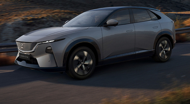 https://statics.cedscdn.it/photos/MED/2026/08/27/9728716_27194342_mazda_cx_6e_global_ag_act_4.jpg