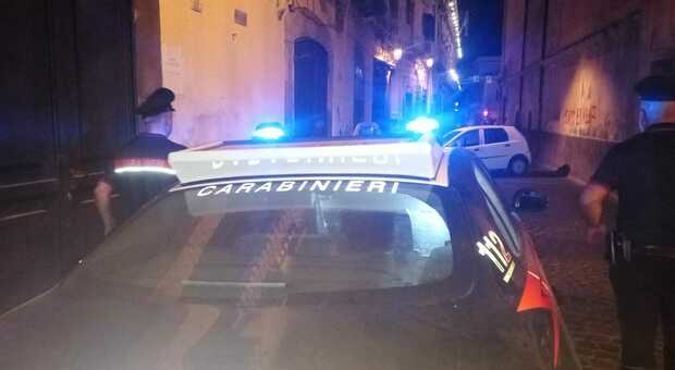  Auto fuori controllo travolge padre e figlio: in 4 finiscono in ospedale 
