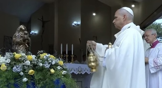 Il Papa in processione sul lago di Albano