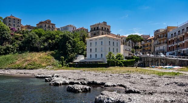  Qualità delle acque a Salerno: Costiere promosse oltre ai soliti divieti 