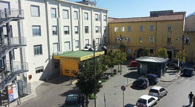  Eboli, casi di Covid in ospedale nel reparto di medicina generale 