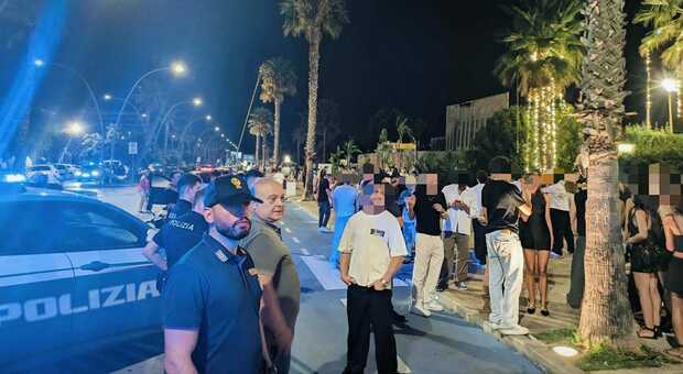 Notte di controlli a Civitanova: 11 patenti ritirate, per alcol e droga. C'è chi guidava senza avere fatto l'esame e chi si è rimesso al volante dopo il sequestro Notte di controlli a Civitanova: 11 patenti ritirate, per alcol e droga. C'è chi guidava senza avere fatto l'esame e chi si è rimesso al volante dopo il sequestro