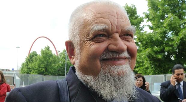  Enzo Bianchi, morto a 83 anni il fondatore della Comunità monastica di Bose 