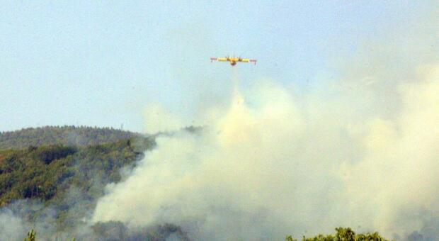  Incendi in Campania, la Protezione civile: «Meno casi, la prevenzione funziona» 