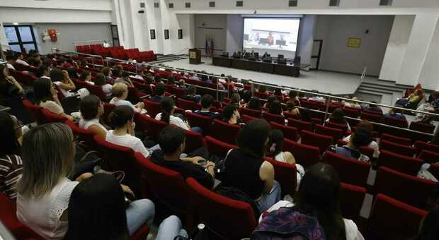  Medicina alla Federico II, via alle lezioni del nuovo semestre filtro: «Il futuro passa da qui» 