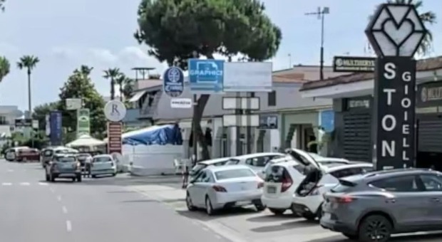  Giugliano, raid nella notte: banda svaligia nota gioielleria in fascia costiera 