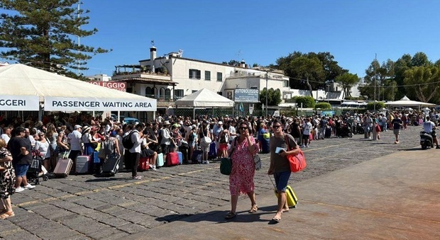  Ischia, sfiorati 2 milioni di presenze: il record di arrivi registrato a luglio 