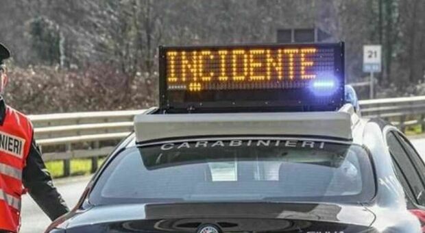  Incidente tra scooter e auto nel Nolano, morta una 26enne in sella: ferito automobilista con un'amica 
