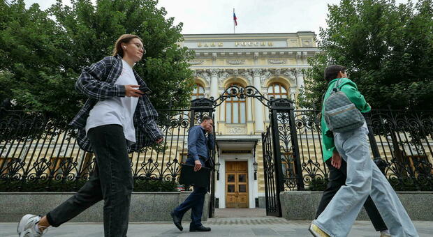 https://statics.cedscdn.it/photos/MED/2026/09/03/9740965_03094448_banca_centrale_russa.jpg