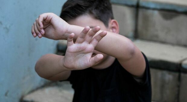  «Bimbo autistico picchiato in una scuola a Napoli», in un audio le violenze 