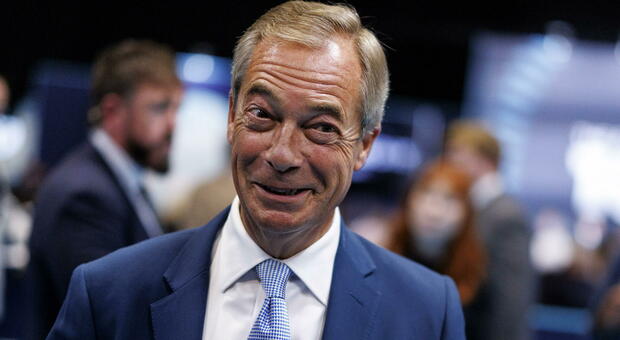 https://statics.cedscdn.it/photos/MED/2026/09/04/9743203_04115047_farage.jpg