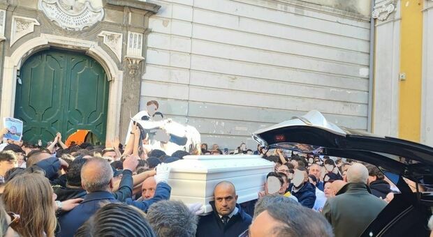 Maddaloni, disposta riesumazione del 17enne Matteo Carfora precipitato dal terzo piano