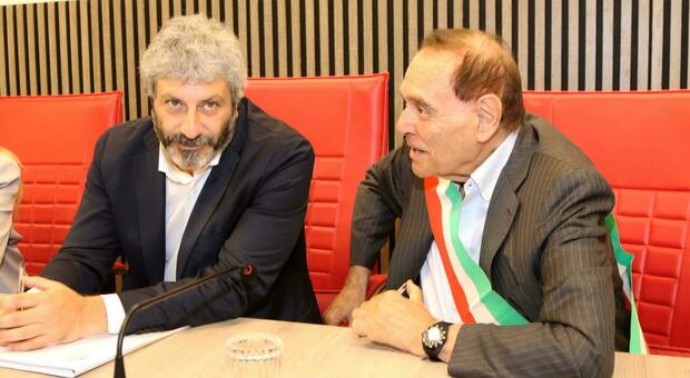  Primo giorno di scuola a ottobre, la proposta di Mastella a Fico: «Come ai miei tempi» 