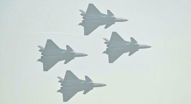 https://statics.cedscdn.it/photos/MED/2026/09/06/9747154_06150326_caccia_stealth_cinesi_j_20_e_j_35a.jpg