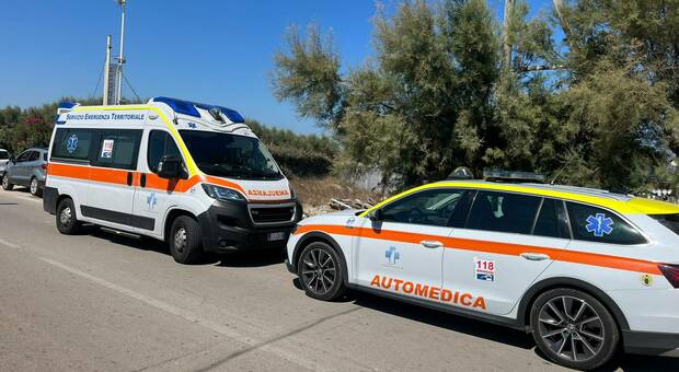 Malore in spiaggia, muore un 76enne