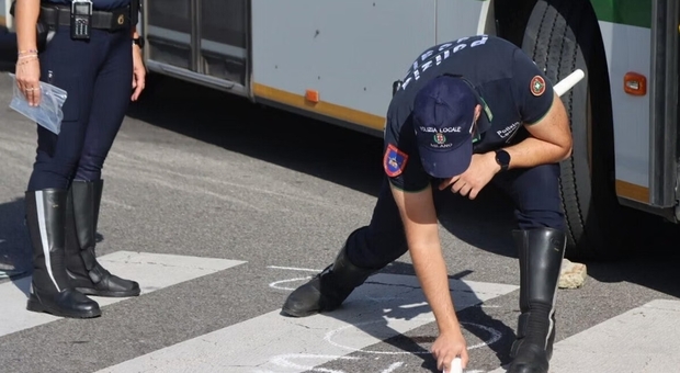Incidente stradale con i rilievi della Polizia Stradale
