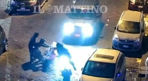  Agguato in piazza Carolina, mano dura del giudice:«Processo ai babypistoleri» 
