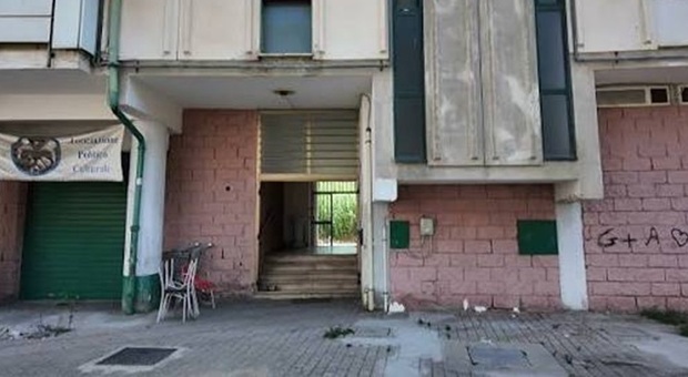  Blitz dei carabinieri negli alloggi popolari di Qualiano: scoperti allacci abusivi e numerose irregolarità 
