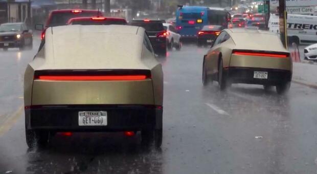 Robo-Taxi Tesla in strada in Texas