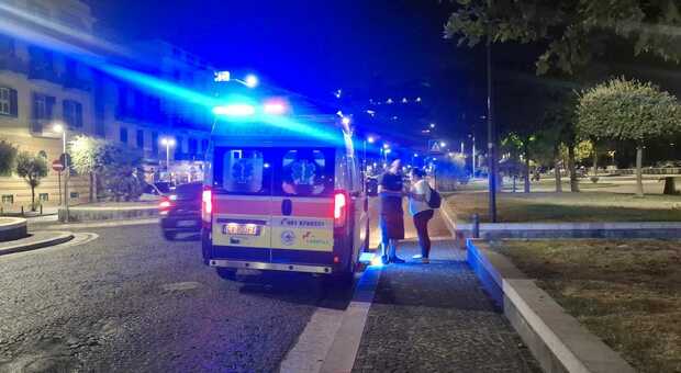 Pozzuoli, bimbo investito e lasciato a terra da pirata della strada con bici elettrica sul lungomare