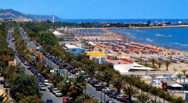 Riviera bella pure d’autunno: un altro riconoscimento, è nella top ten di Visit Italy Il Piano strategico per lo sviluppo turistico sostenibile analizza la densità abitativa Riviera bella pure d’autunno: un altro riconoscimento, è nella top ten di Visit Italy Il Piano strategico per lo sviluppo turistico sostenibile analizza la densità abitativa