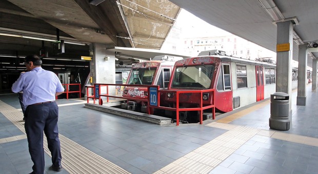  Trasporti in Campania, ancora problemi in Circumvesuviana: interrotta un'altra tratta 