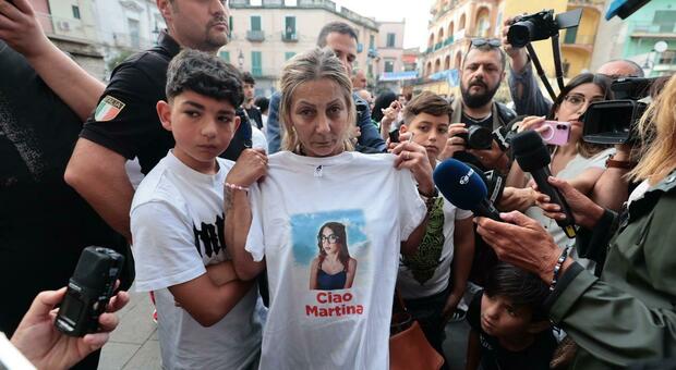 Martina Carbonaro, la mamma in aula: c'è la beffa del braccialetto