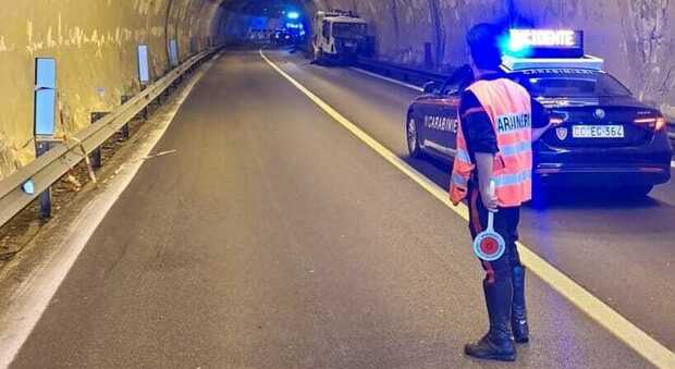 Incidente in galleria all'alba in Alta Irpinia, morto un 46enne