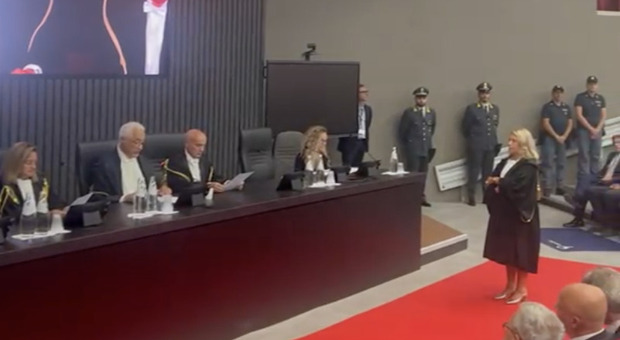  Tribunale, nuovo presidente Casella. Parla Gratteri: «Lavorare anche di pomeriggio, ci sono 1300 richieste di arresto ferme» 