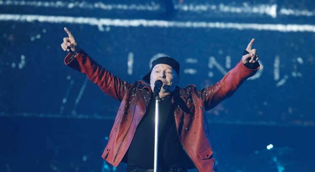  Vasco Rossi, laurea honoris causa in Politica e Comunicazione all'Università di Salerno 