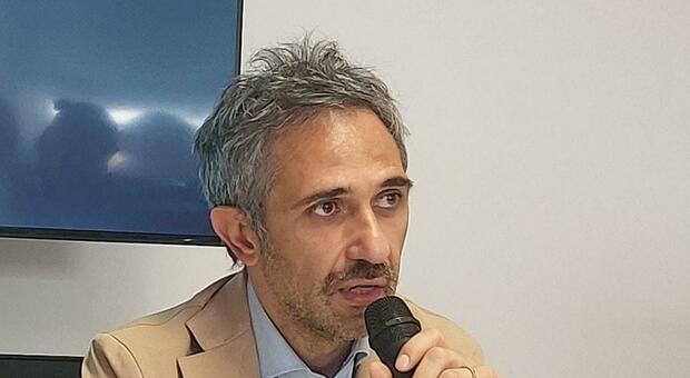 Dall&rsquo;account WhatsApp del sindaco partono richieste di bonifici: Vesprini se ne accorge durante un incontro sulle truffe