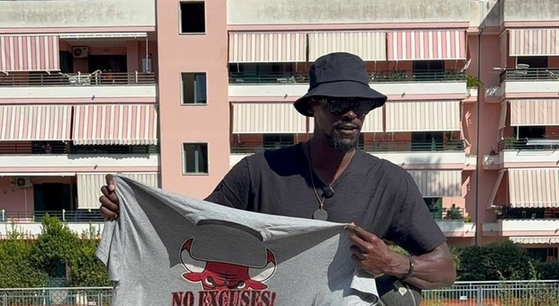  L'ex campione Nba Johnson torna a Marano: «Ragazzi, credete nei vostri sogni» 