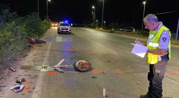 Scontro auto-moto, muore 55enne