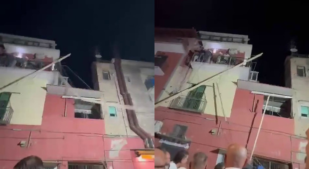  Napoli, paura nella festa di Barra: si spezza il "pilastro" del Giglio, solidarietà alla paranza 
