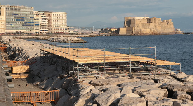  Napoli, Manfredi: «Le piattaforme lungomare? Se funzionano valuteremo un progetto per il periodio estivo» 