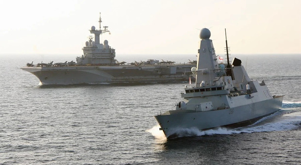 https://statics.cedscdn.it/photos/MED/2026/09/14/9762820_14183456_royal_navy.jpg