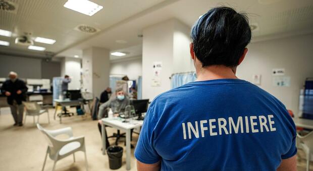  Test per infermieri, a Napoli record di candidati: «Crescono i bisogni» 