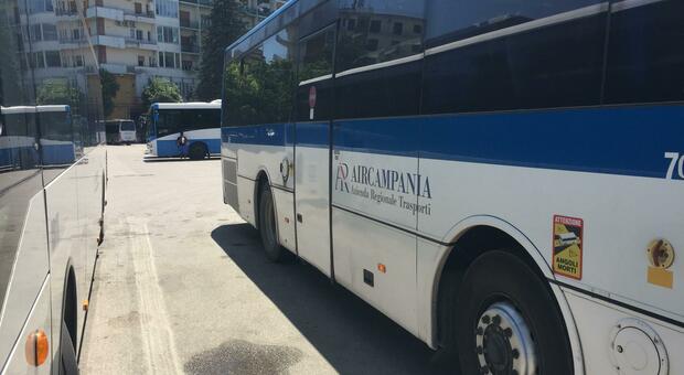 Benevento, aggredisce controllore sul bus: fermato19enne